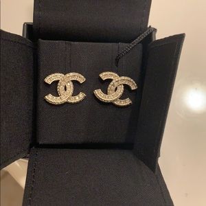 BRAND NEW 2020 Chanel Classic Crystal CC Earrings